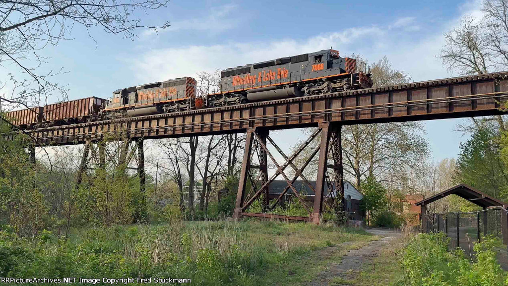 WE 7008 leads 772.